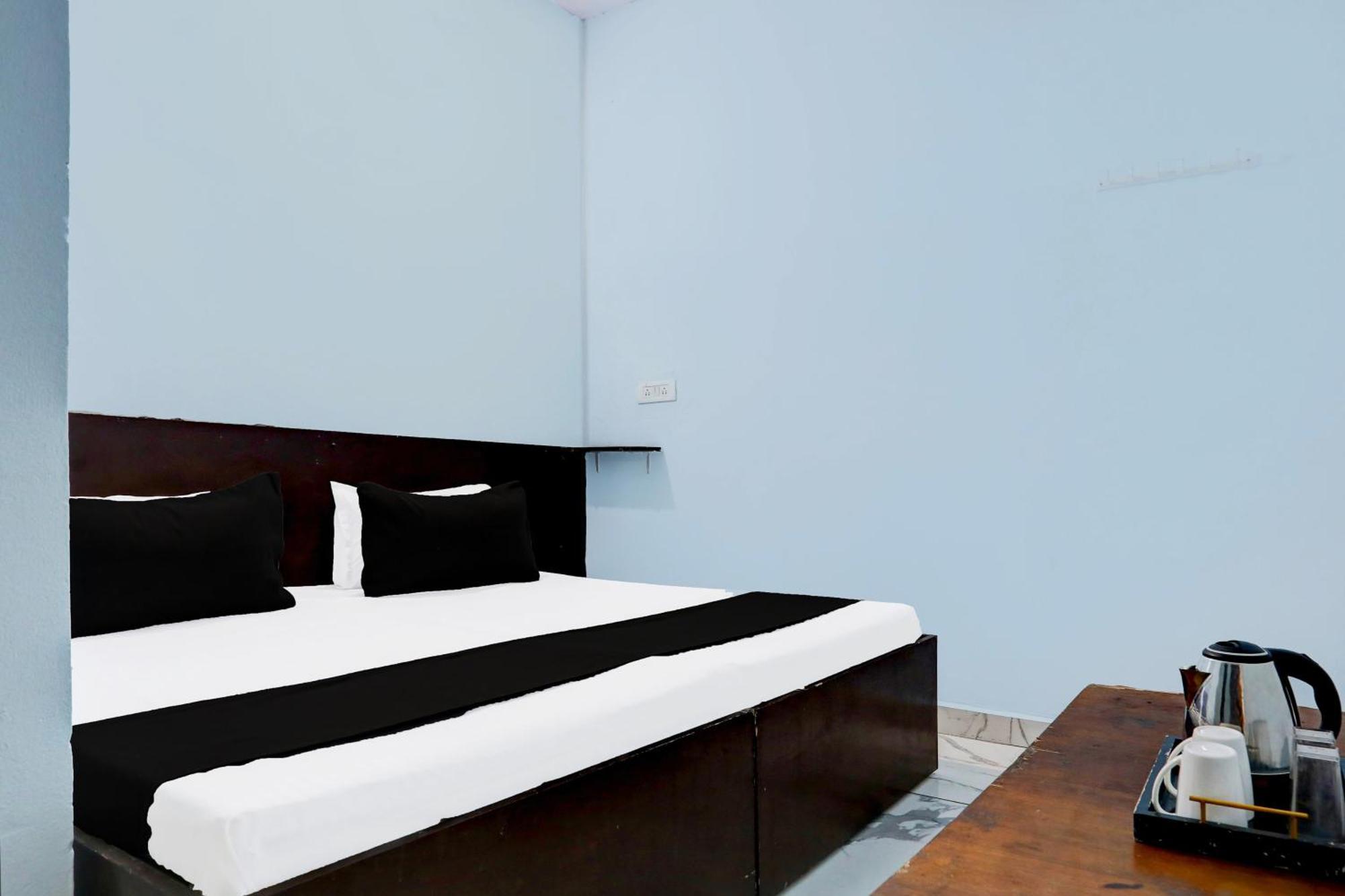 Spot On New Diamond Guest House Rudrapur Exteriér fotografie
