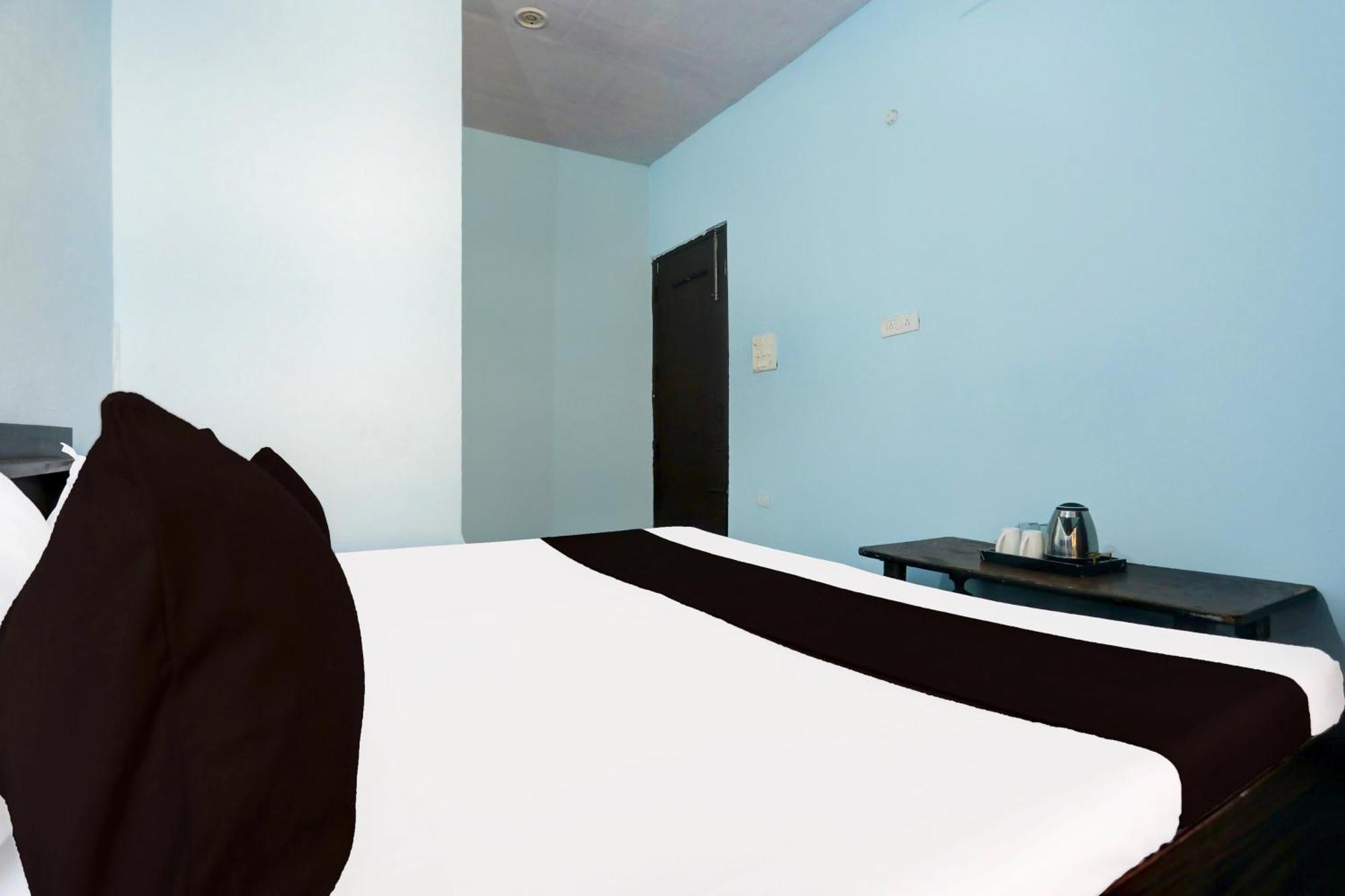 Spot On New Diamond Guest House Rudrapur Exteriér fotografie