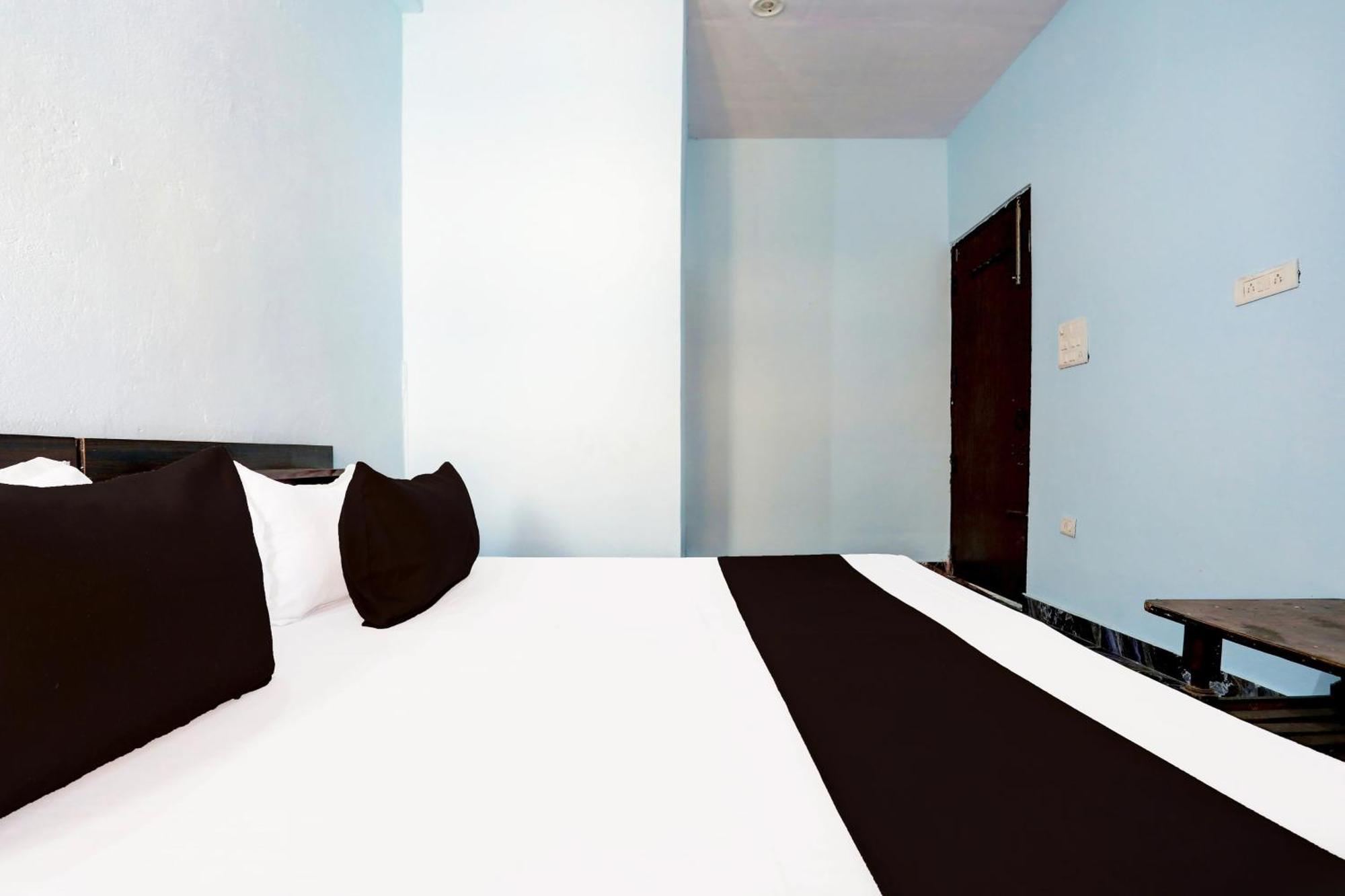 Spot On New Diamond Guest House Rudrapur Exteriér fotografie