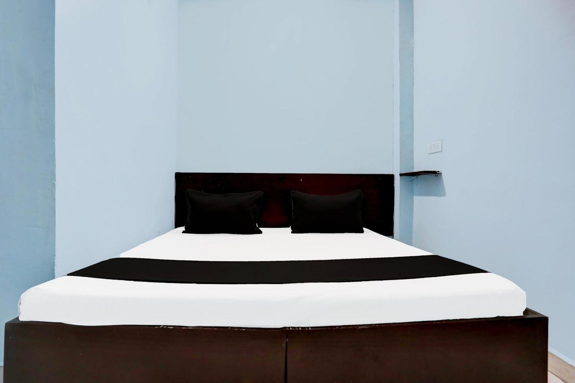 Spot On New Diamond Guest House Rudrapur Exteriér fotografie