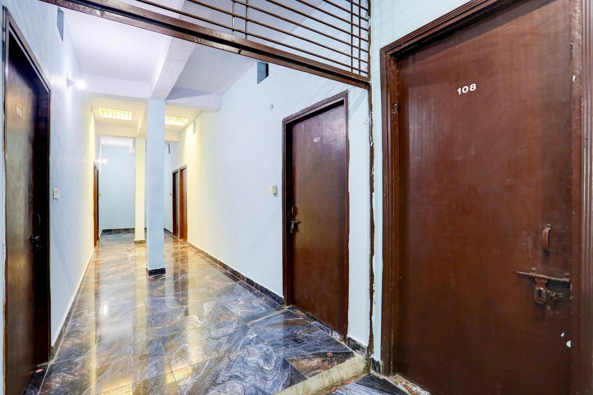 Spot On New Diamond Guest House Rudrapur Exteriér fotografie