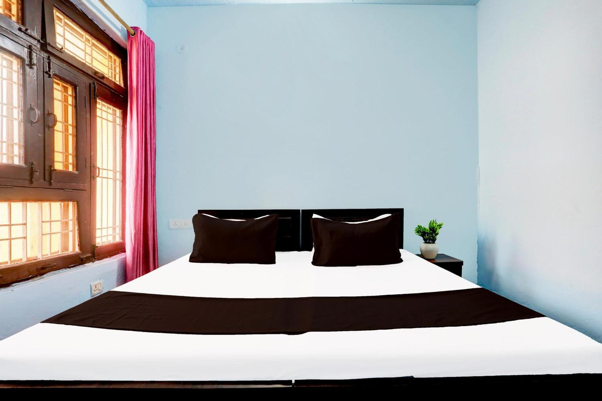 Spot On New Diamond Guest House Rudrapur Exteriér fotografie