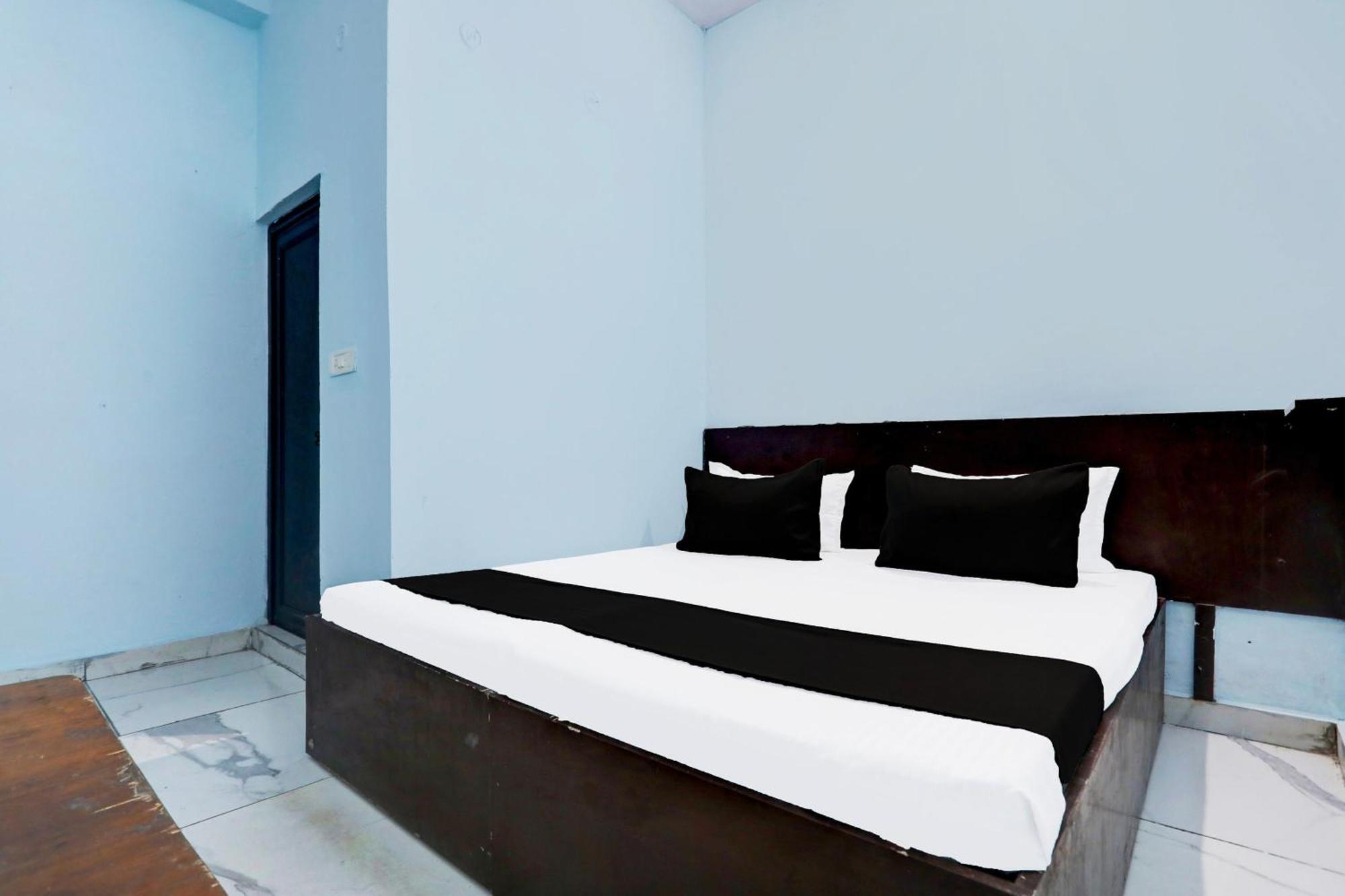 Spot On New Diamond Guest House Rudrapur Exteriér fotografie